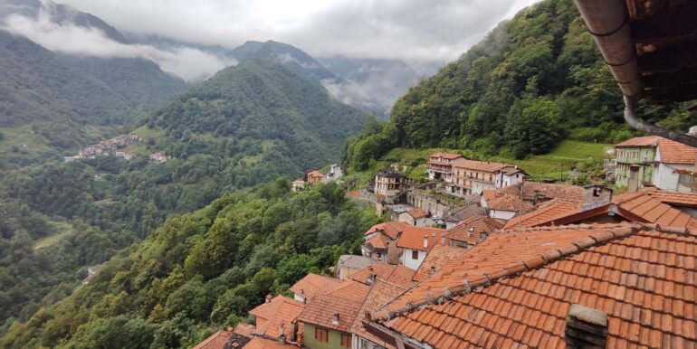 Massiola casa indipendente in centro paese